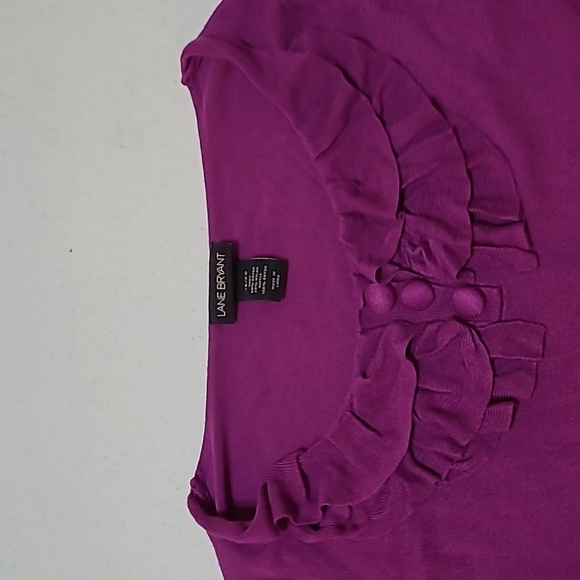 💥3for$12💥 Lane Bryant plum colored ribbed top with ruffled neckline size 18/20 - Picture 2 of 4